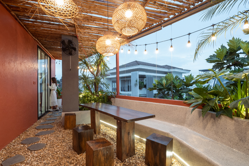 D7-75 Family Room 301